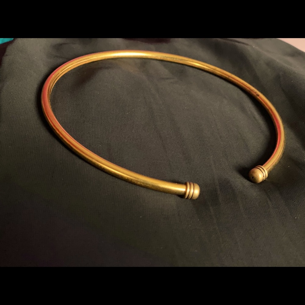 Wire necklace